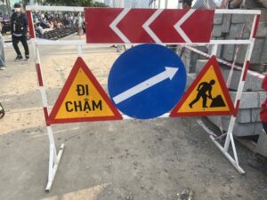Biển báo công trình đang thi công